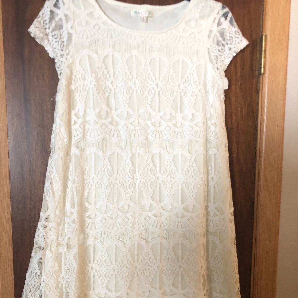 Girls M lace dress